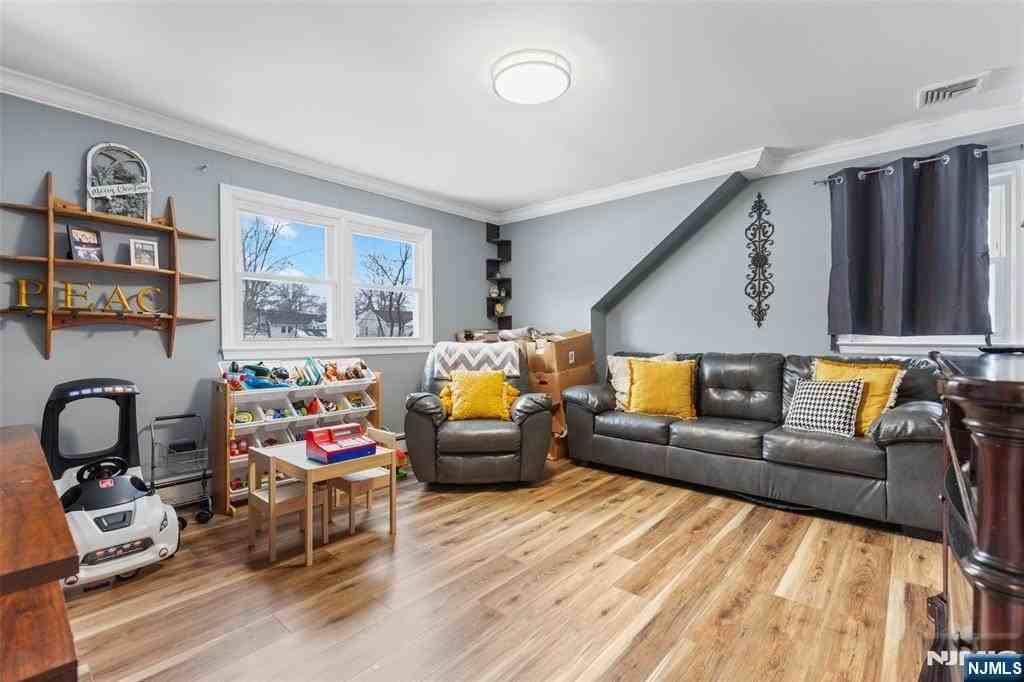 26 Genevieve Ave #2 - Photo 5 of 18