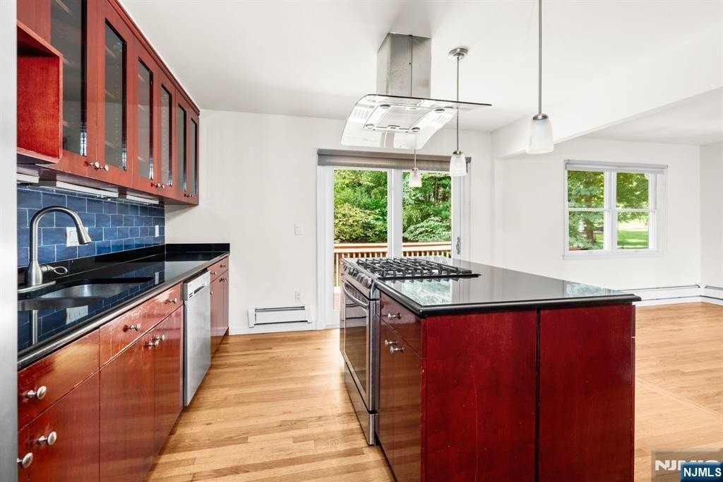 763 Closter Dock Rd - Photo 4 of 23