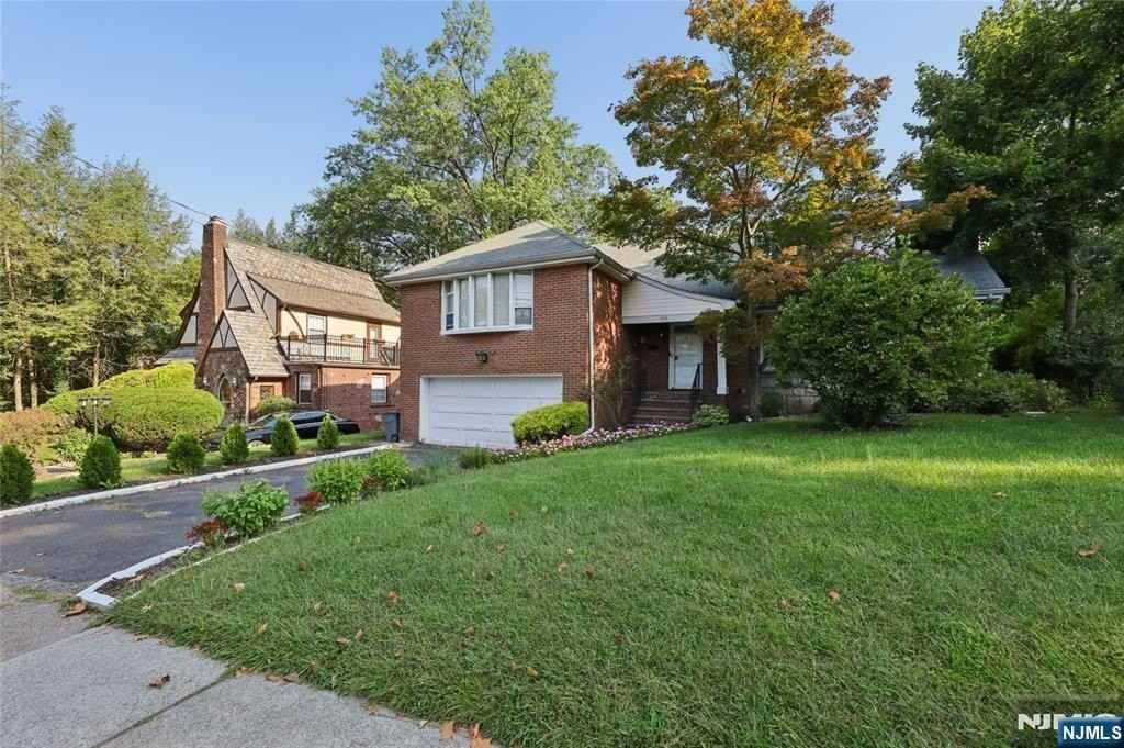 585 W Englewood Ave - Photo 2 of 16