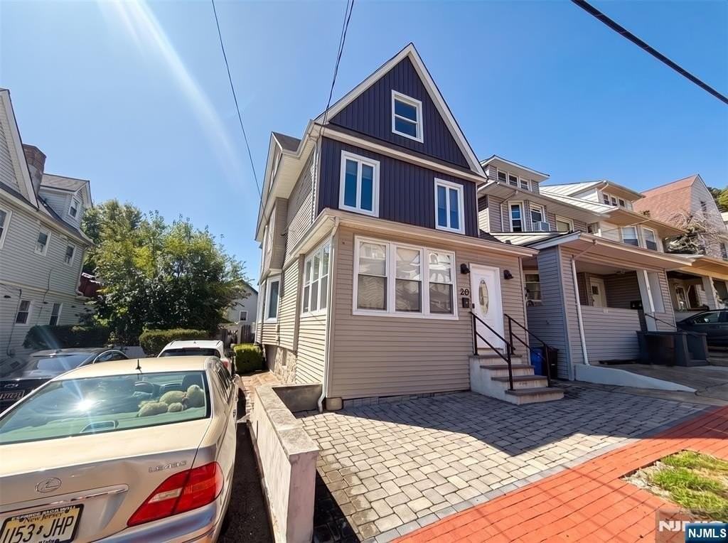 20 Valley Pl - Photo 2 of 34