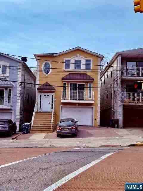 61 71st St #1