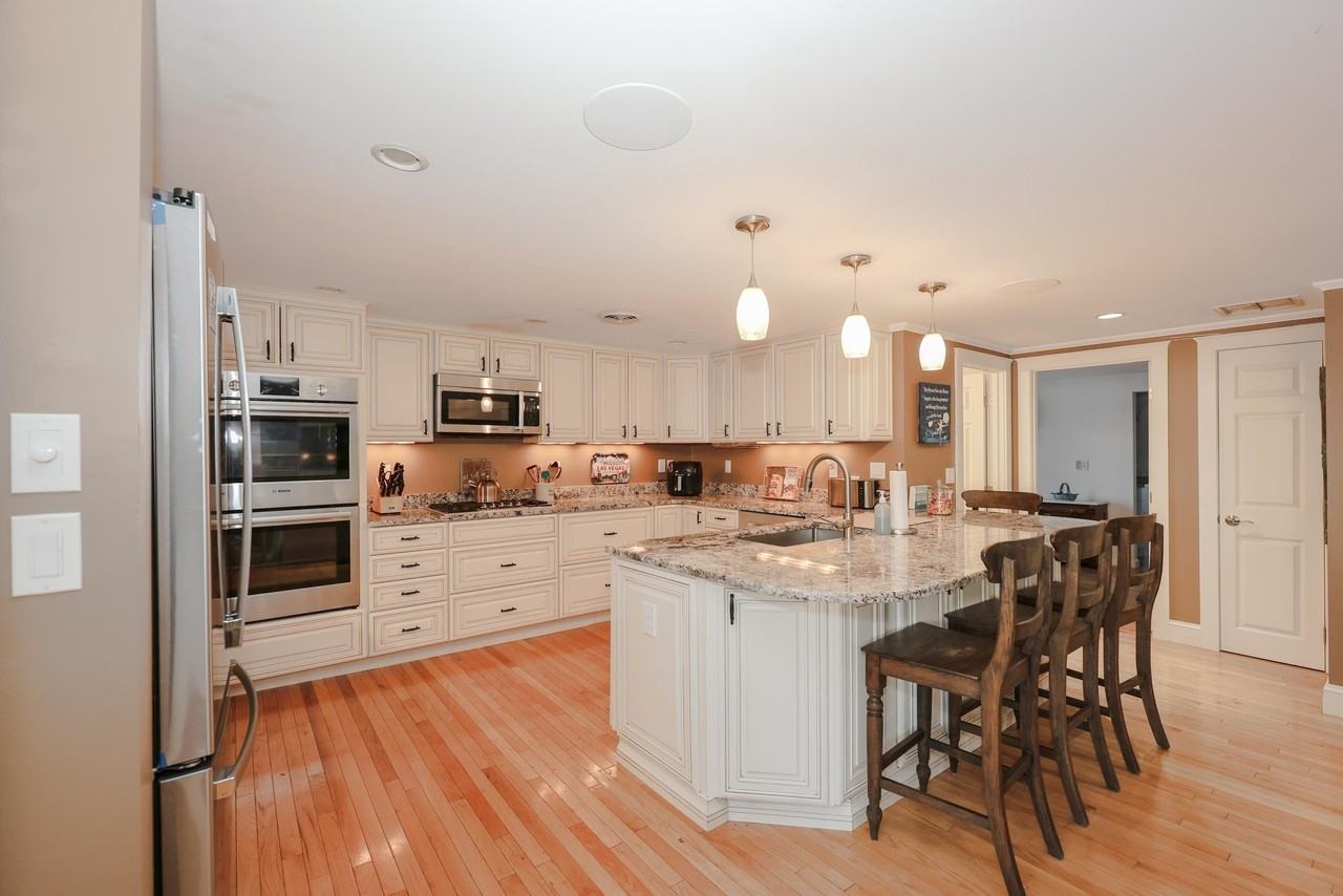 92 Kings Hwy - Photo 4 of 50