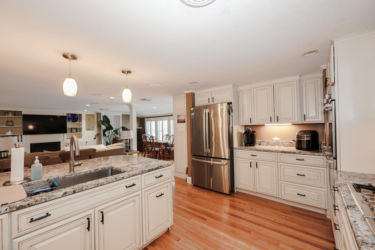 92 Kings Hwy - Photo 7 of 50