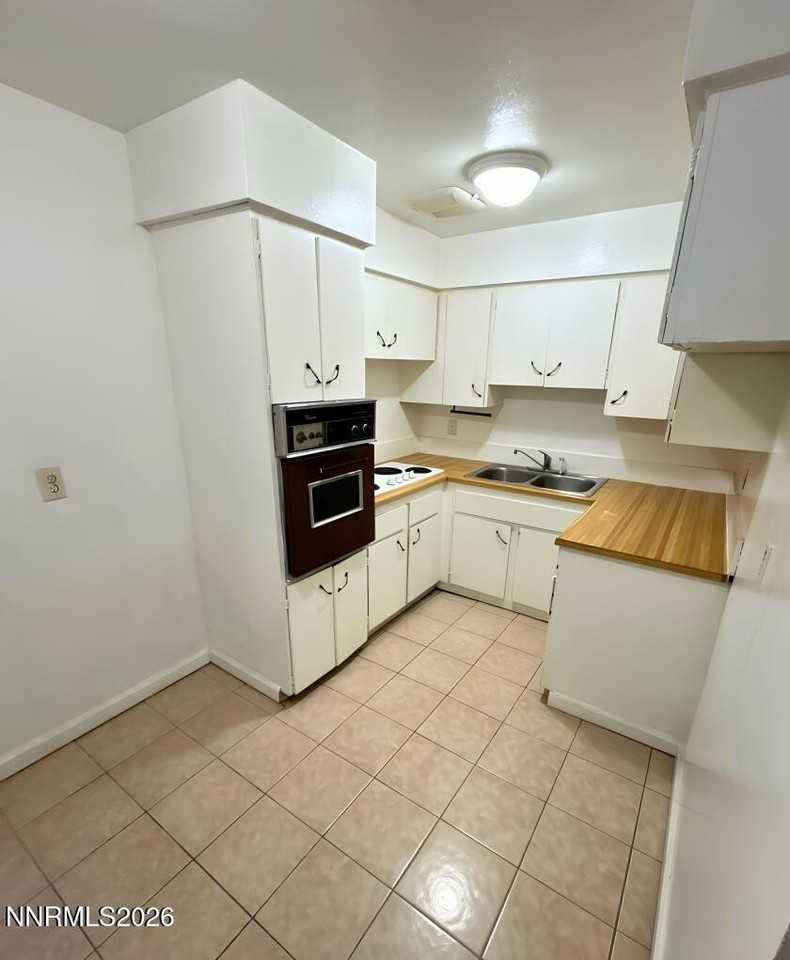 1490 E 11th St - Photo 2 of 4
