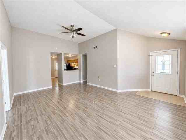 53 Lucille St - Photo 4 of 13