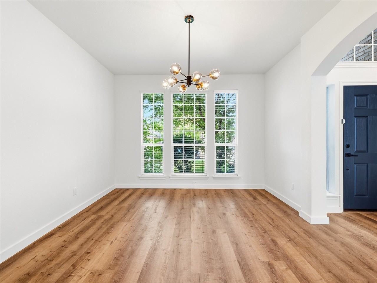 4844 Jodi Dr - Photo 3 of 40
