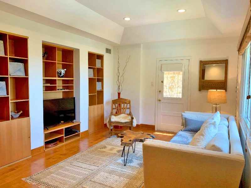 1760 N Fairfax Ave - Photo 4 of 22