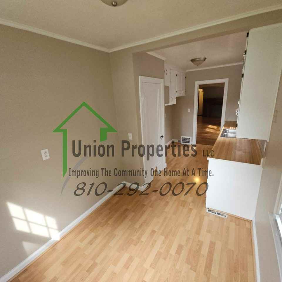 1333 21st St #1 - Photo 2 of 22