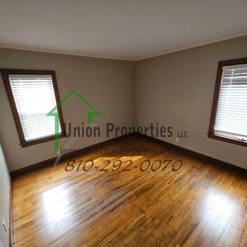 1333 21st St #1 - Photo 3 of 22