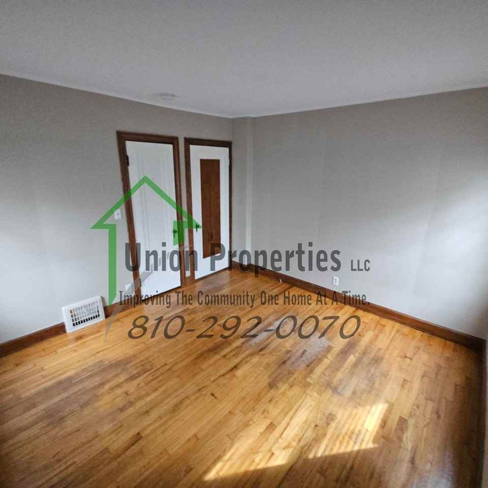 1333 21st St #1 - Photo 4 of 22
