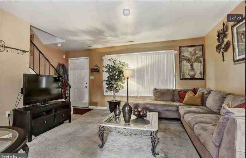 2615 Hallam Ct - Photo 3 of 19