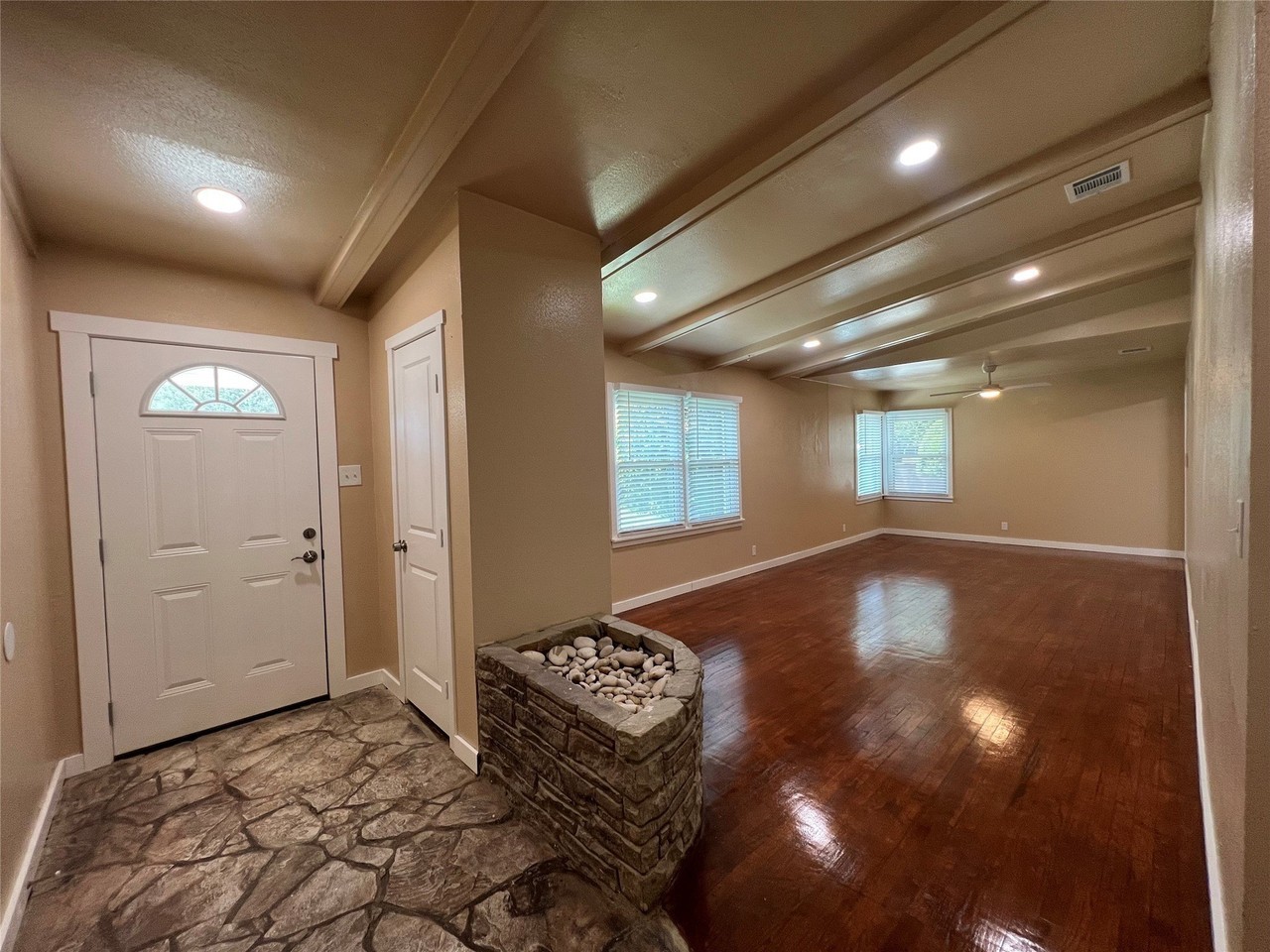 16 Cliffside Dr - Photo 6 of 24