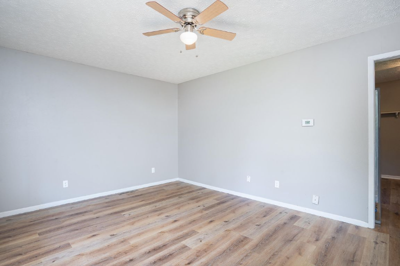 706 Spruce St - Photo 5 of 16