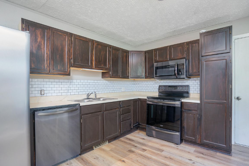 706 Spruce St - Photo 6 of 16