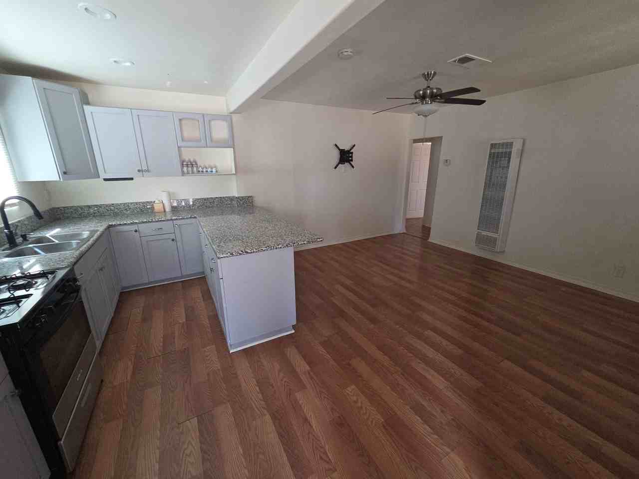 9531 E Avenue T - Photo 6 of 8