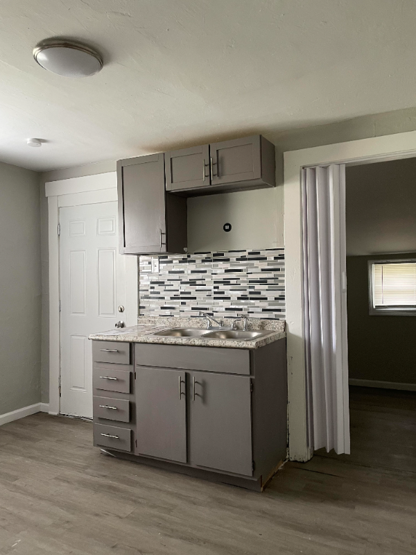 517 Buckeye St #517 - Photo 2 of 11