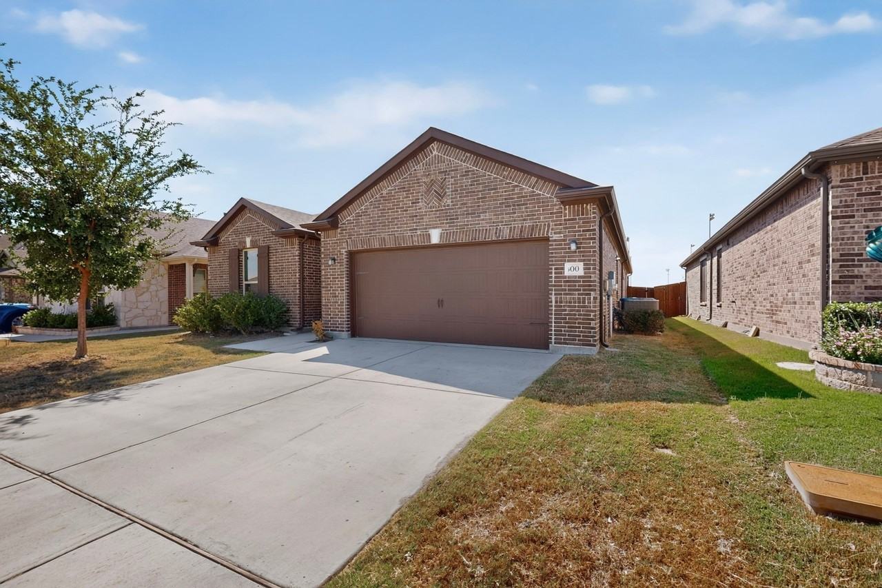 600 Bronze Forest Dr - Photo 2 of 40
