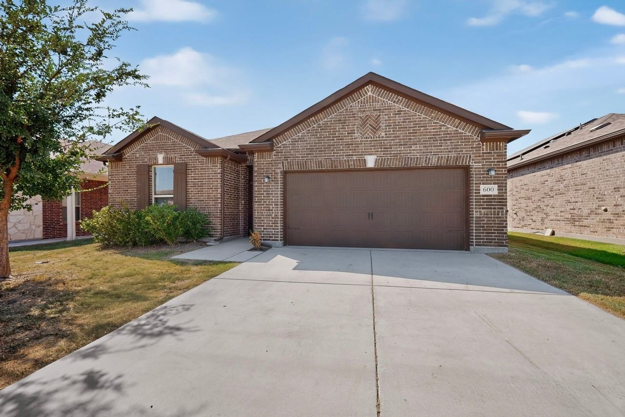 600 Bronze Forest Dr - Photo 3 of 40
