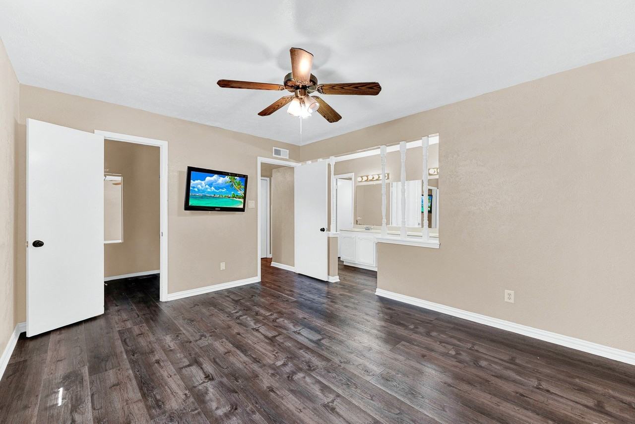 108 Kingsbridge Dr - Photo 3 of 33