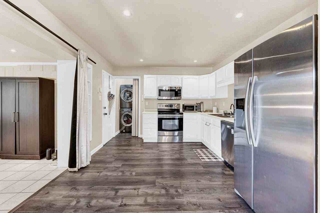 108 Kingsbridge Dr - Photo 5 of 33