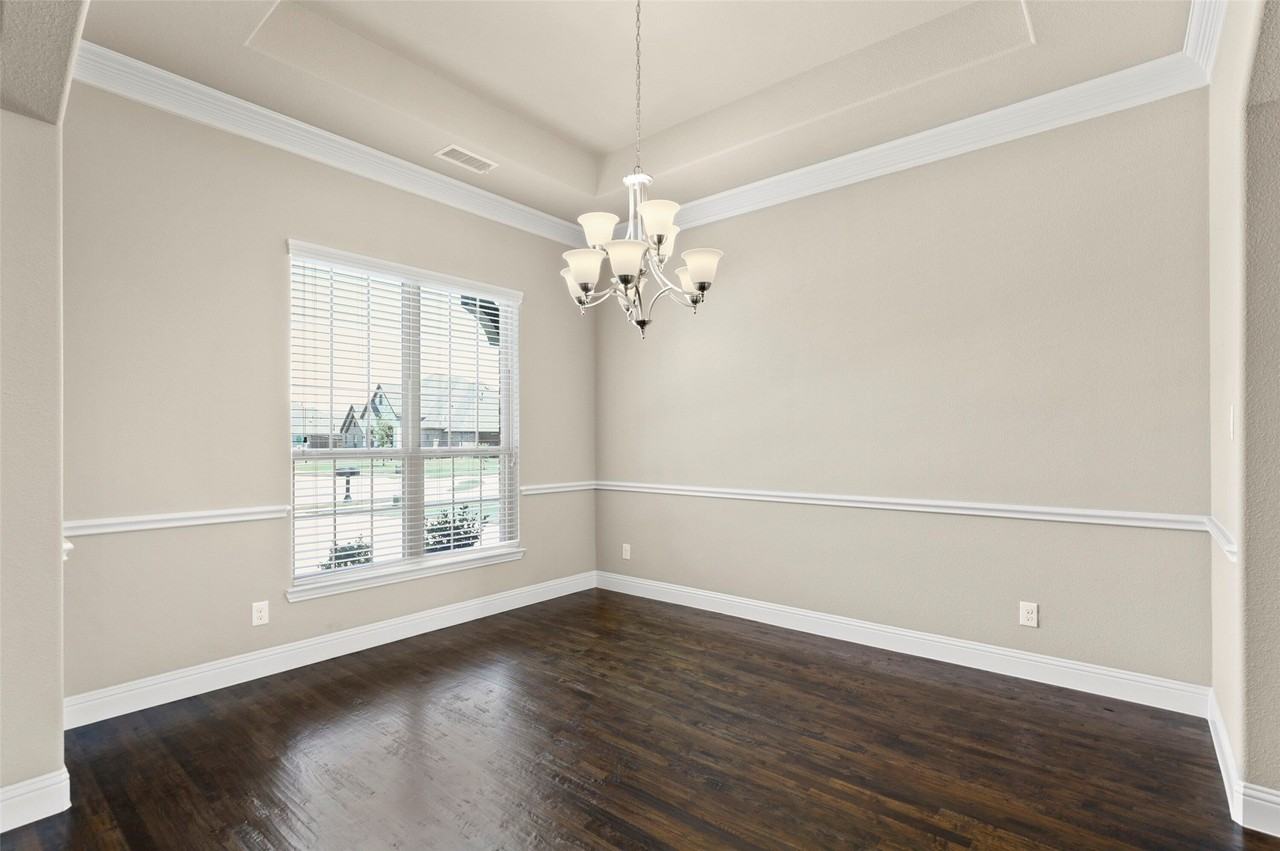 1810 Wichita Dr - Photo 5 of 38