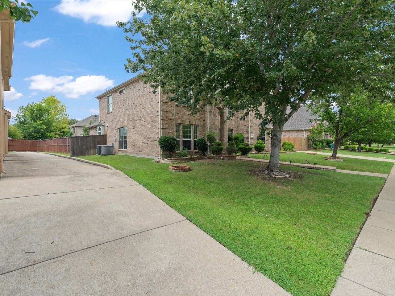 408 Cave River Dr - Photo 2 of 40