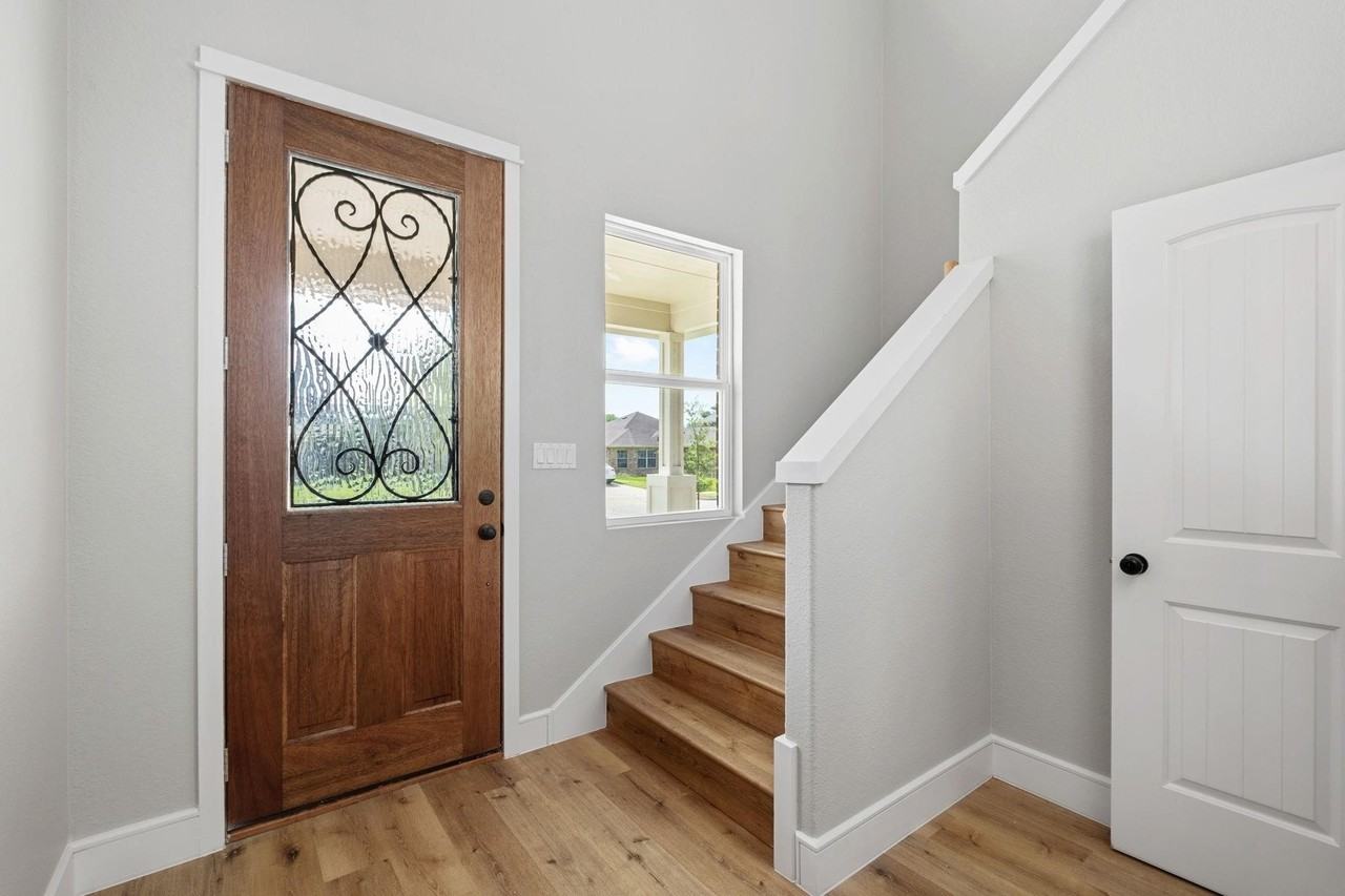 108 Brooks St - Photo 4 of 28