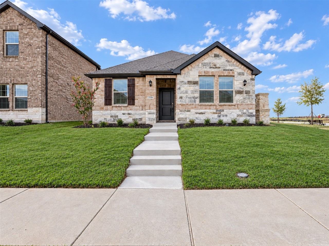 2536 Fairweather Dr - Photo 2 of 25