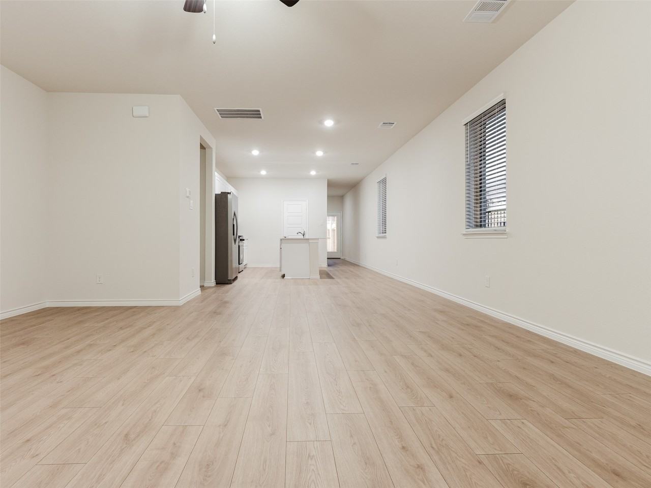2536 Fairweather Dr - Photo 4 of 25