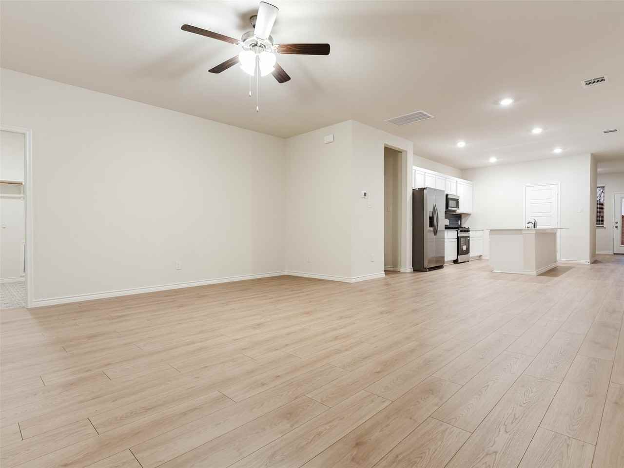 2536 Fairweather Dr - Photo 5 of 25