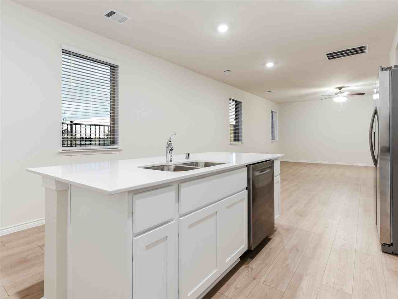 2536 Fairweather Dr - Photo 7 of 25