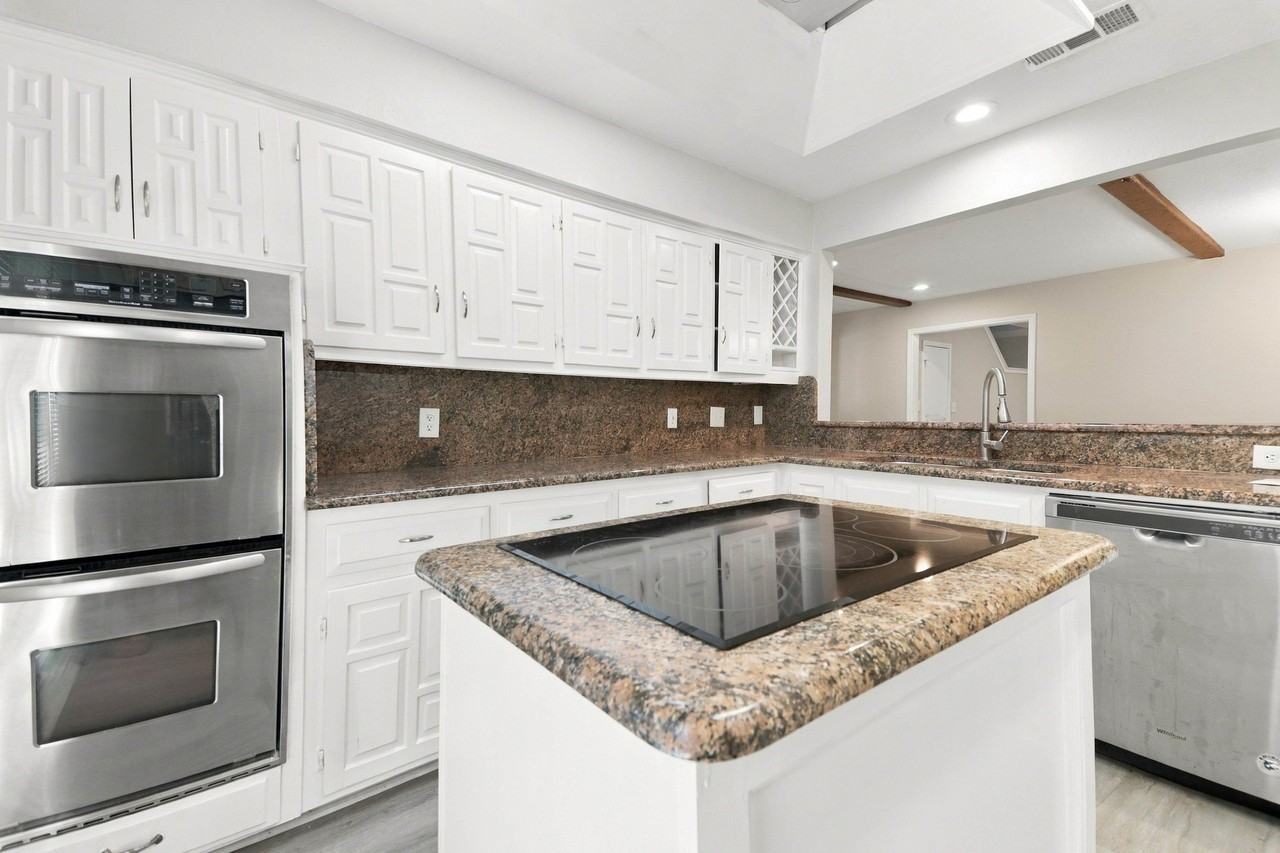 2865 Meadowbrook Dr - Photo 4 of 19