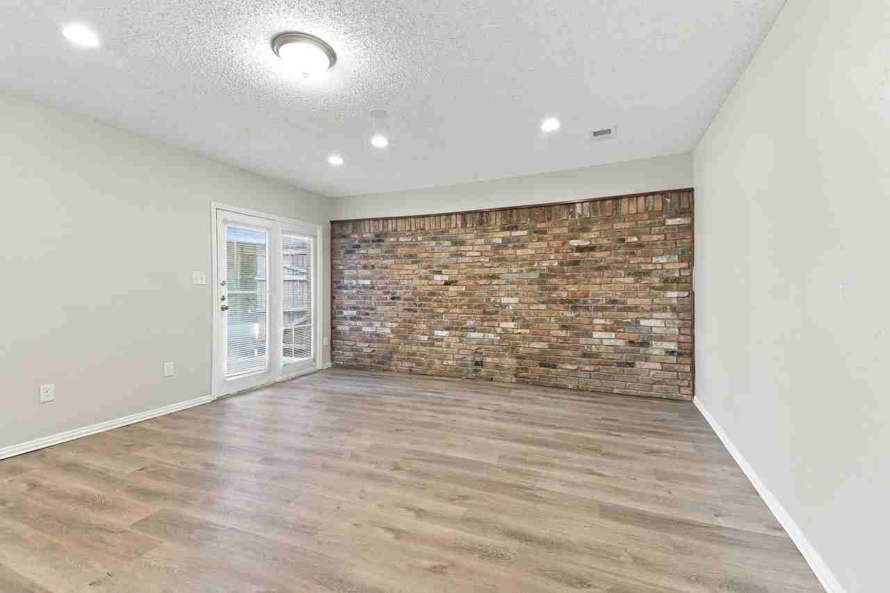 2865 Meadowbrook Dr - Photo 5 of 19