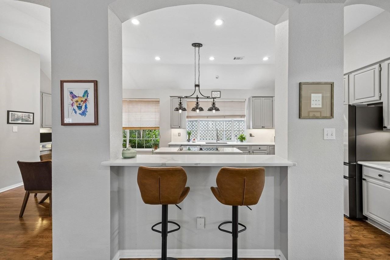 3104 Congress Ave - Photo 2 of 32