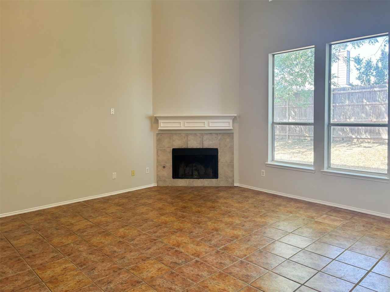 2317 Acorn Bnd - Photo 5 of 14