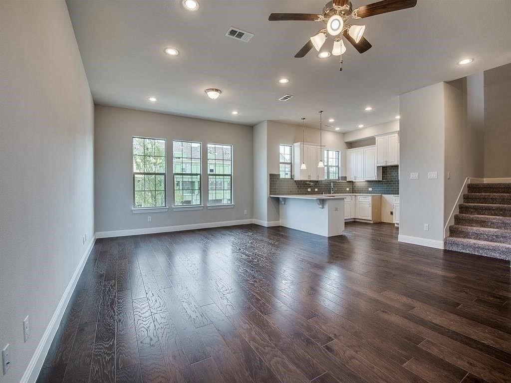 2429 Merriweather Ln - Photo 4 of 24