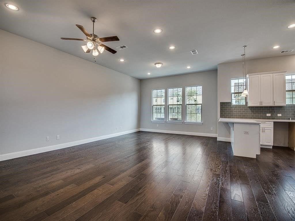 2429 Merriweather Ln - Photo 6 of 24