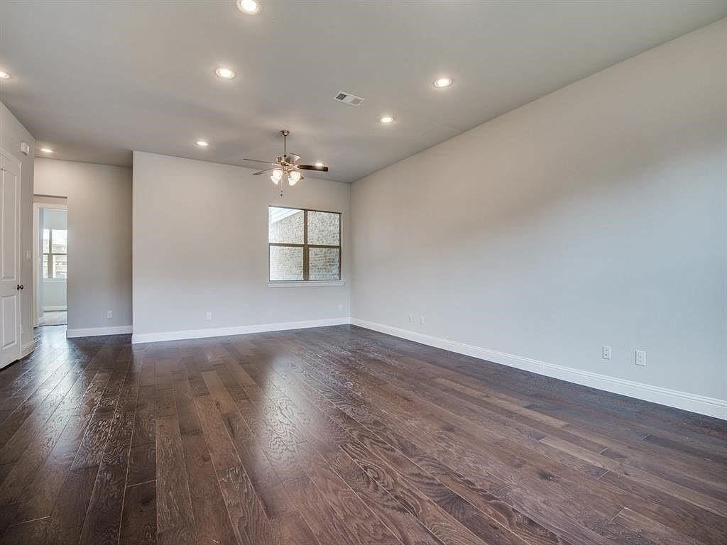 2429 Merriweather Ln - Photo 7 of 24