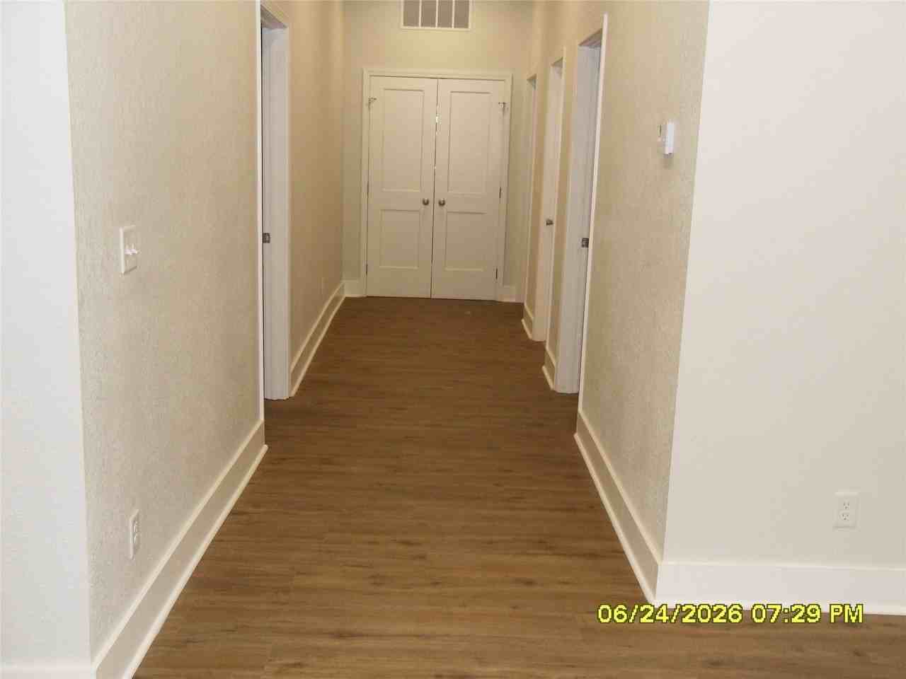 401 W 4th St - Photo 4 of 20