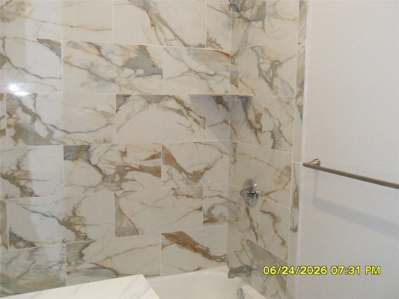 401 W 4th St - Photo 7 of 20
