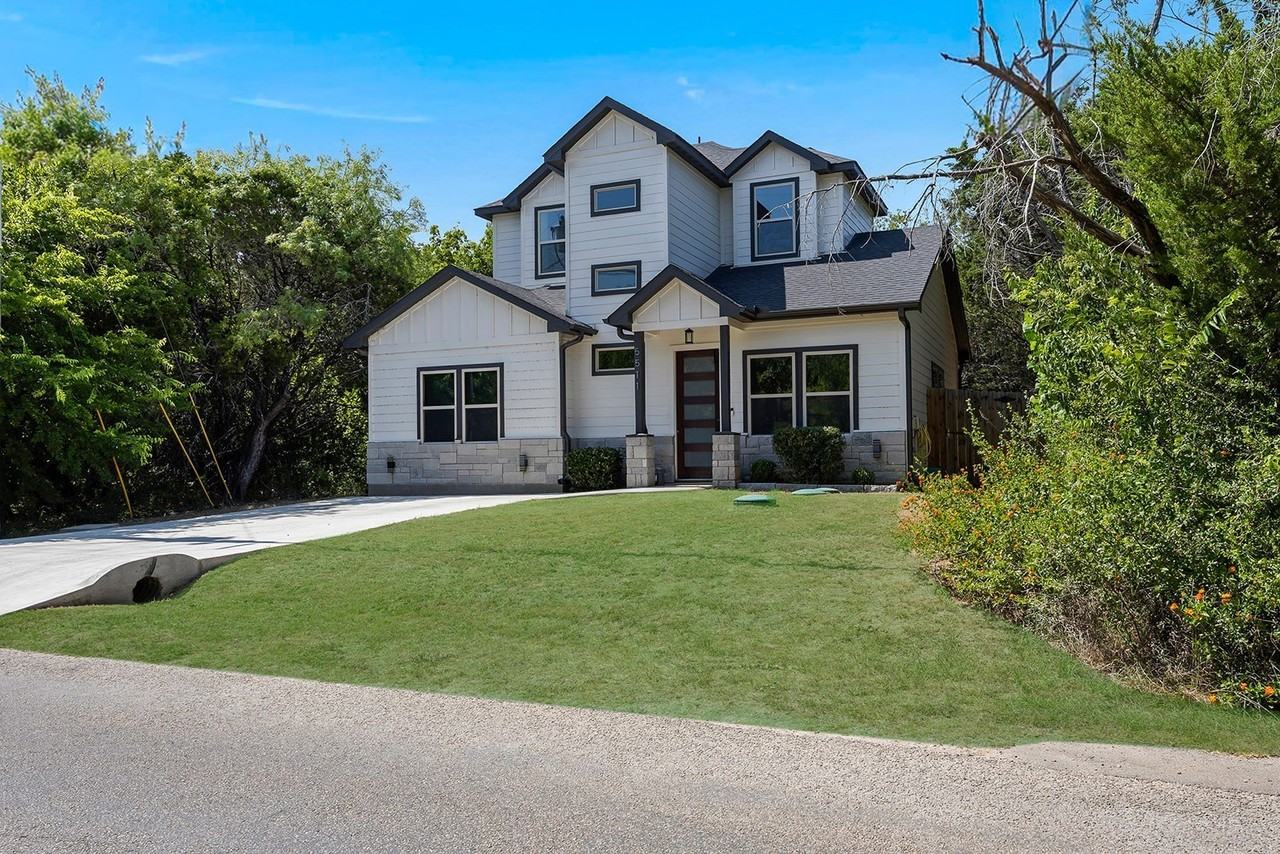 5511 Black Pine Cir - Photo 2 of 27