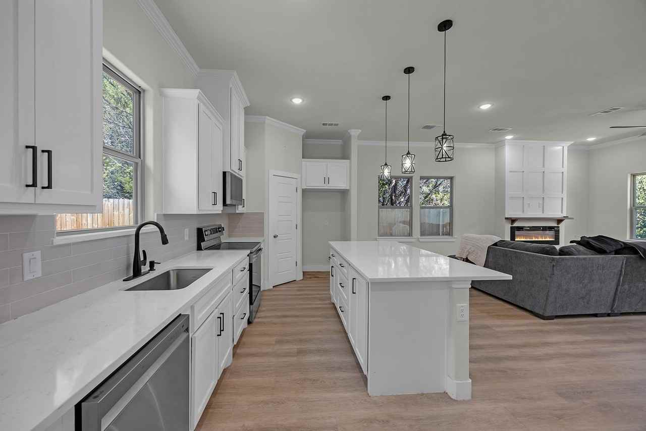 5511 Black Pine Cir - Photo 7 of 27