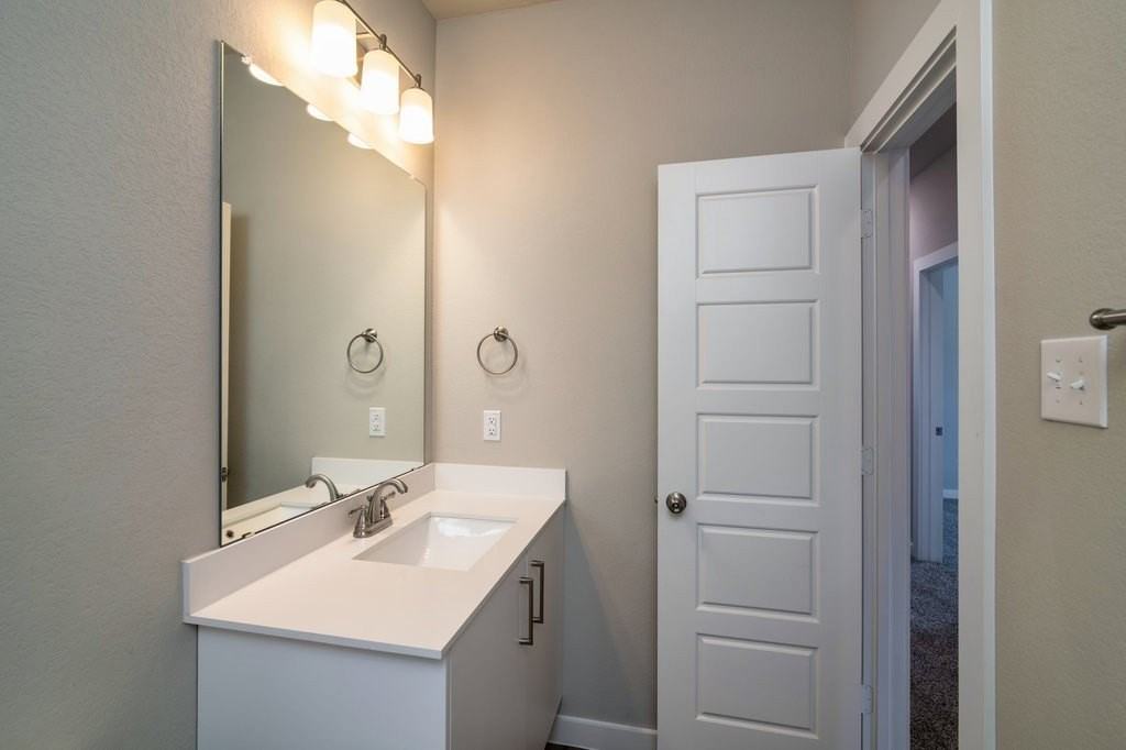 744 Wheatfield Dr - Photo 6 of 19