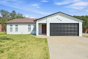 featured image of 308 Hickorywood St