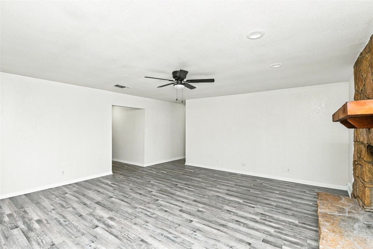 308 Hickorywood St - Photo 4 of 13