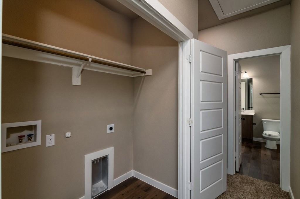 613 Wheatfield Dr - Photo 4 of 16