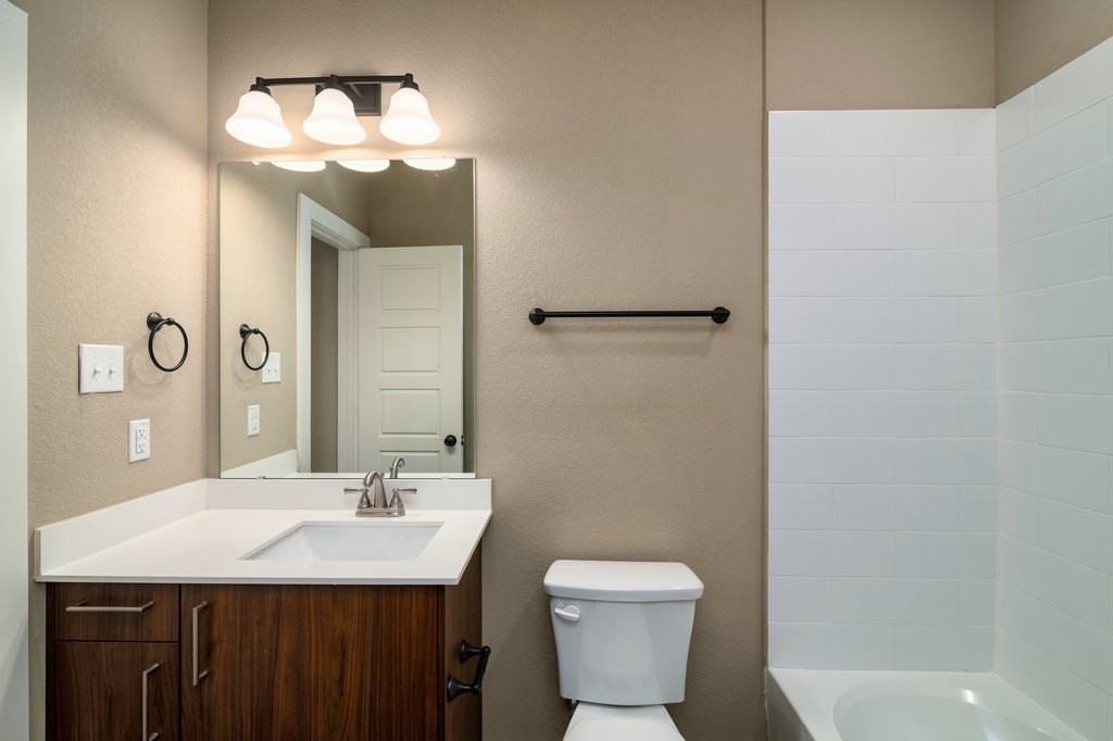 613 Wheatfield Dr - Photo 5 of 16