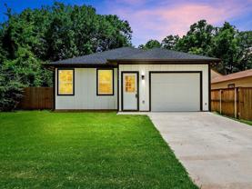 1104 W Elm St - Photo 1 of 1