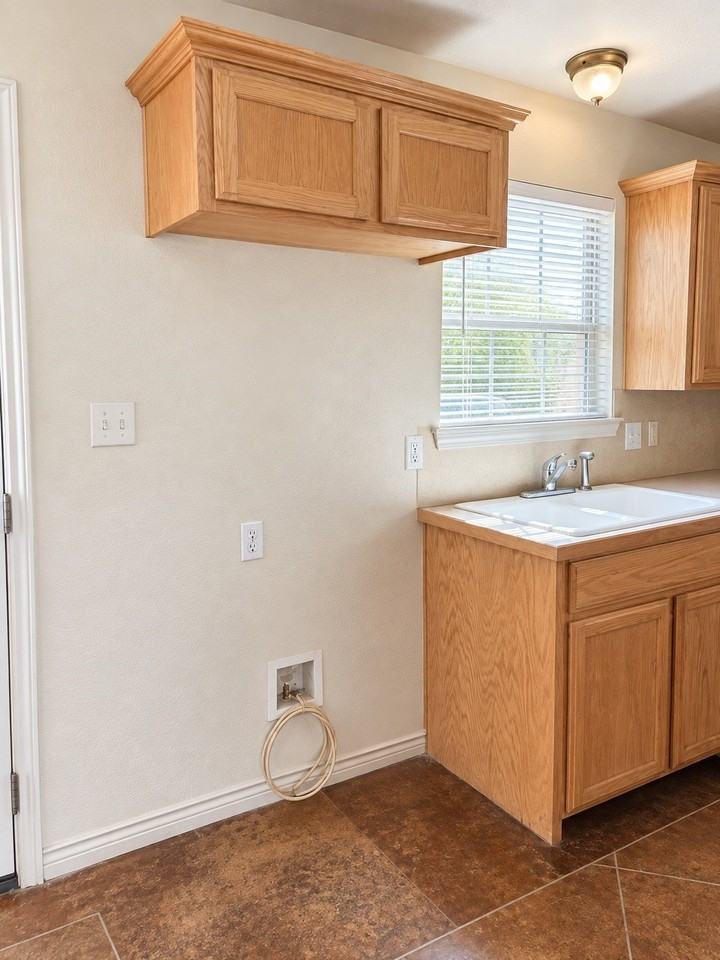 2415 Church St - Photo 7 of 31