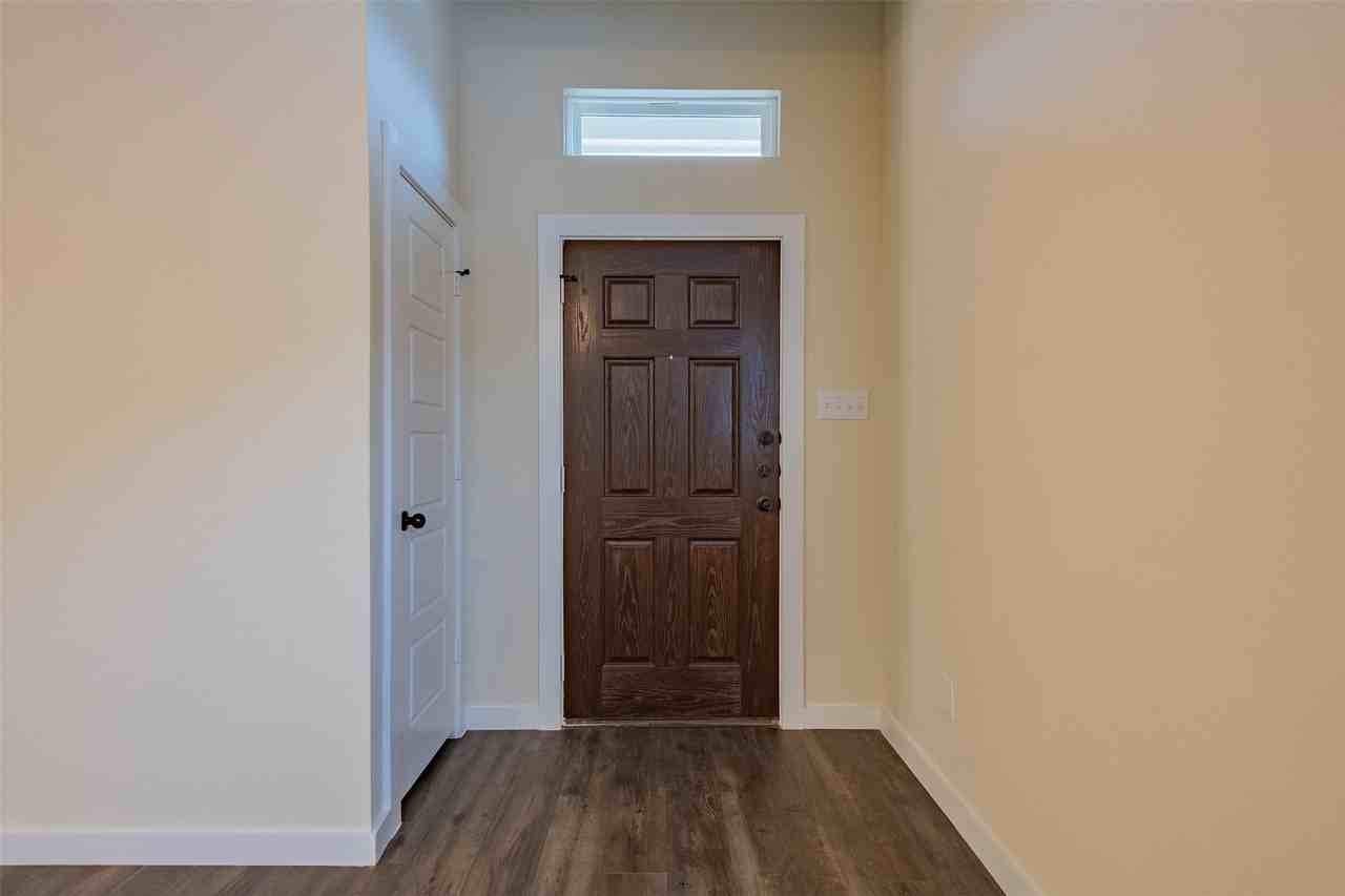 709 Blackland Dr - Photo 3 of 24